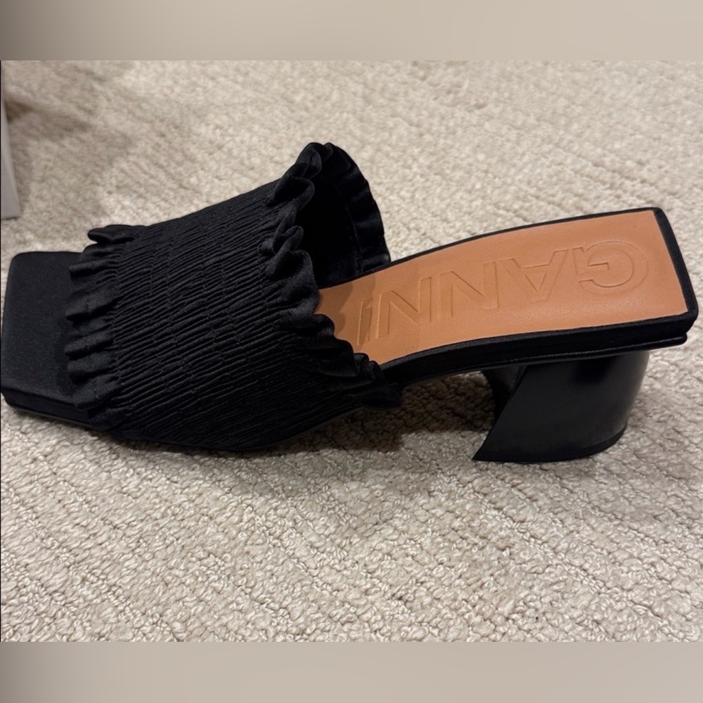 Ganni Smock Mules Black Ruffled - Picture 2 of 4